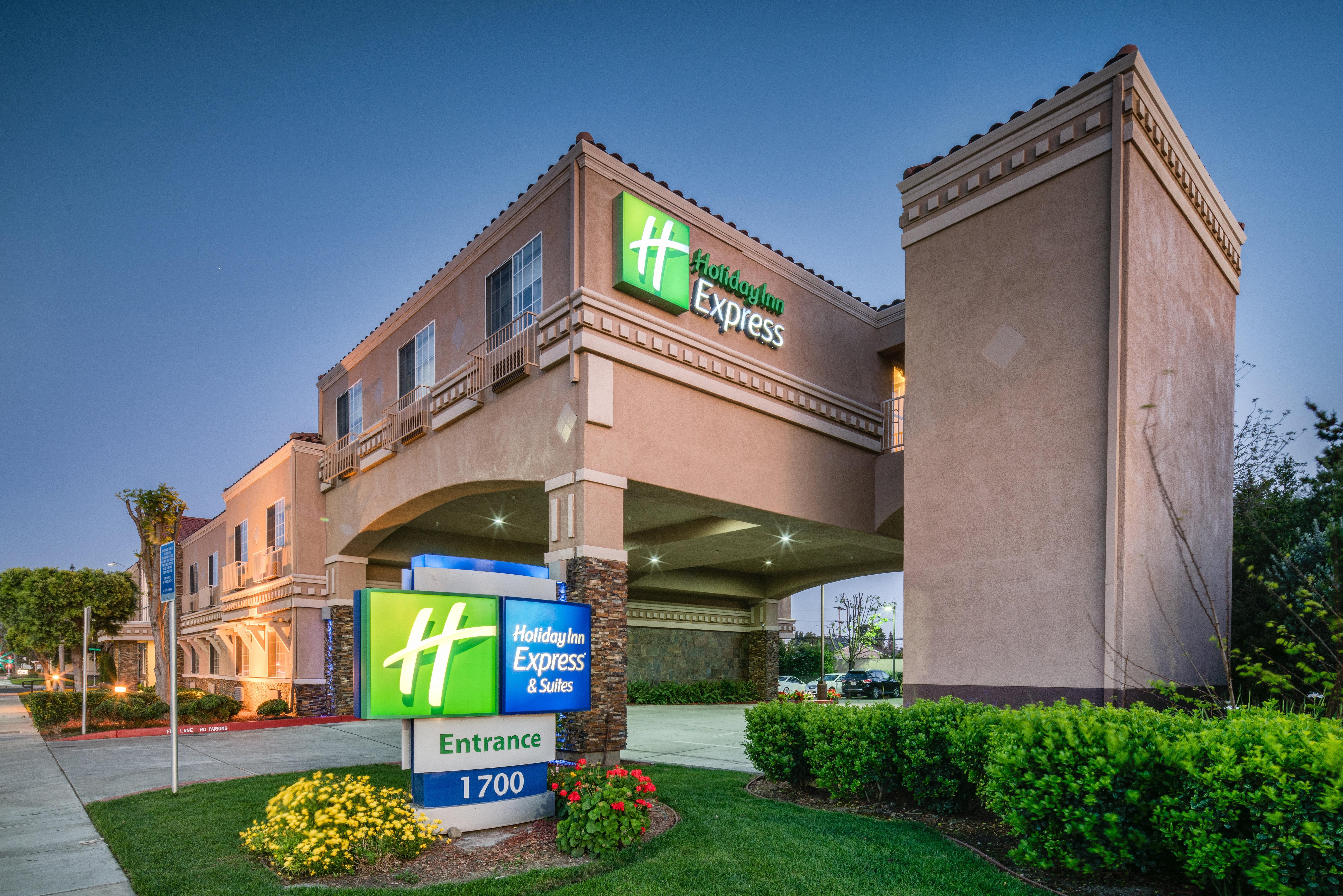 Holiday Inn Express & Suites Santa Clara By Ihg מראה חיצוני תמונה