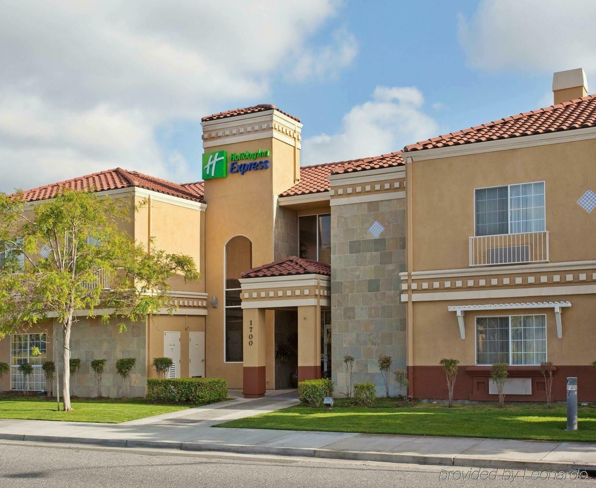Holiday Inn Express & Suites Santa Clara By Ihg מראה חיצוני תמונה
